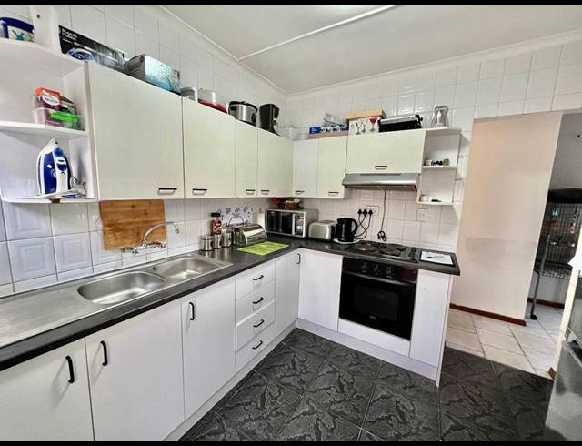 3 BEDROOM HOUSE FOR SALE IN SILVERSANDS